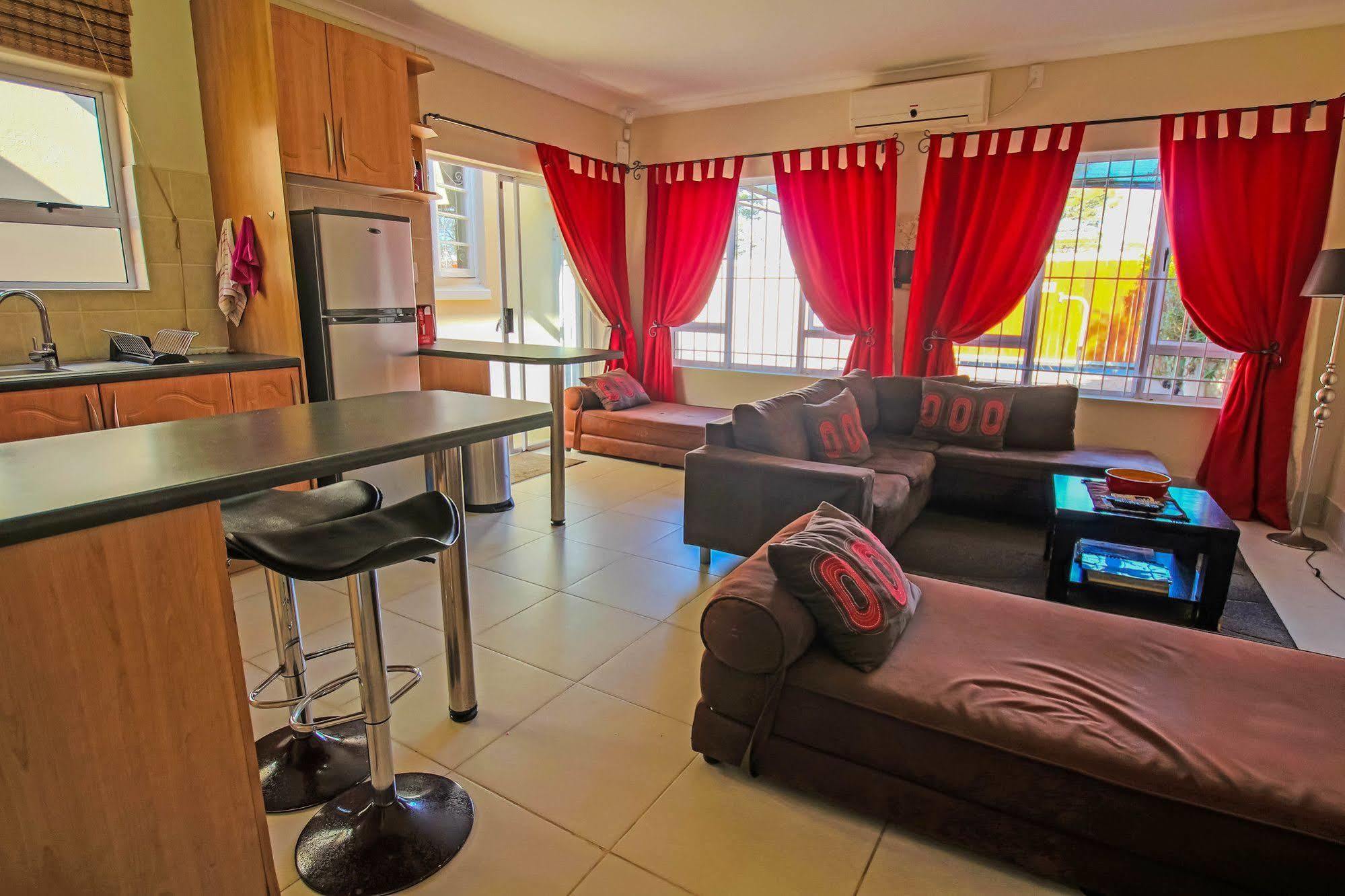 A&A Guesthouse Port Elizabeth Bagian luar foto