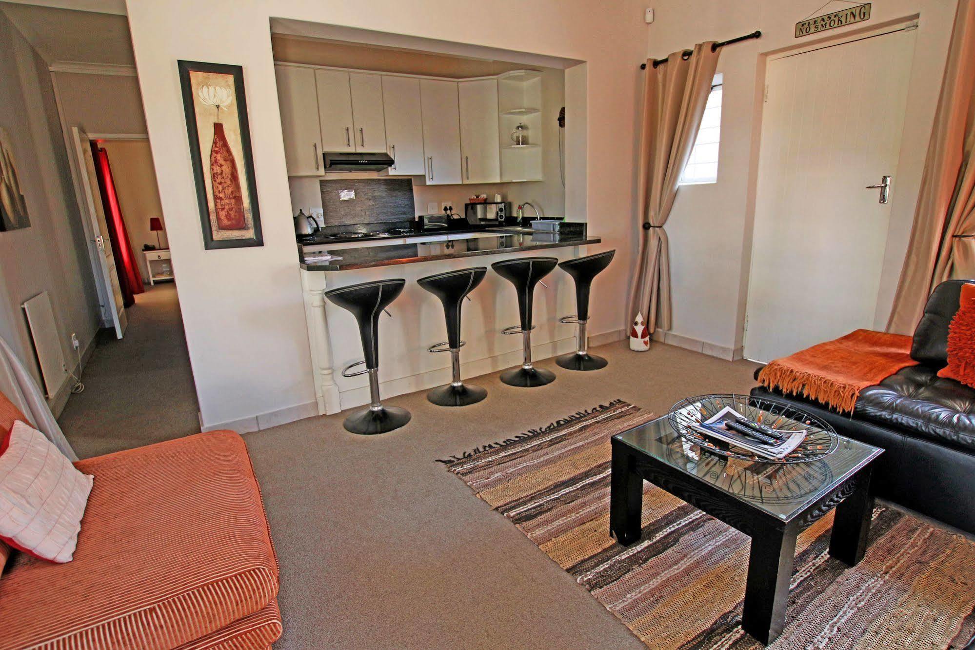 A&A Guesthouse Port Elizabeth Bagian luar foto
