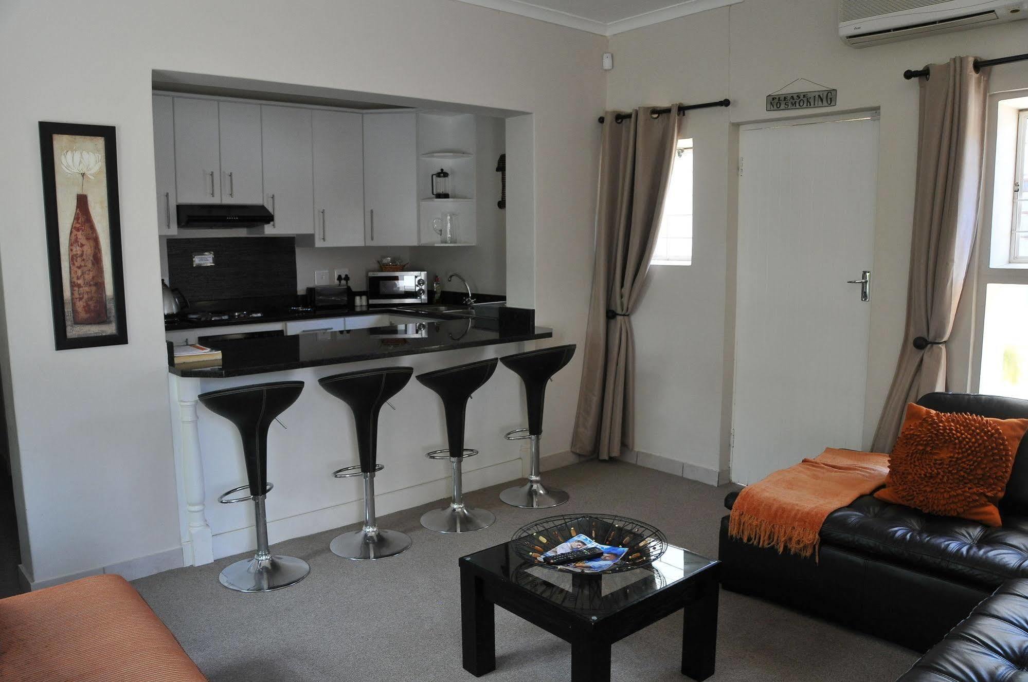 A&A Guesthouse Port Elizabeth Bagian luar foto